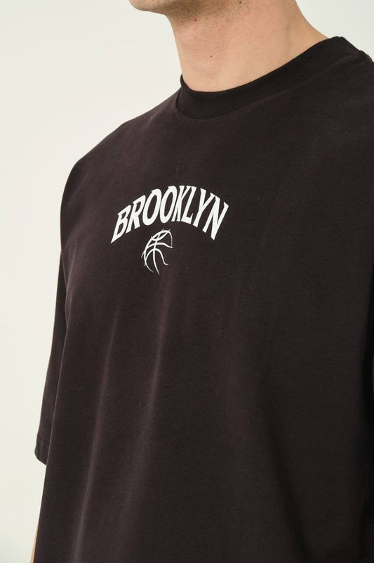 Brooklyn Tshirt mit Backprint - StreetwearSociety - Inspired by the Streets, Driven by Culture